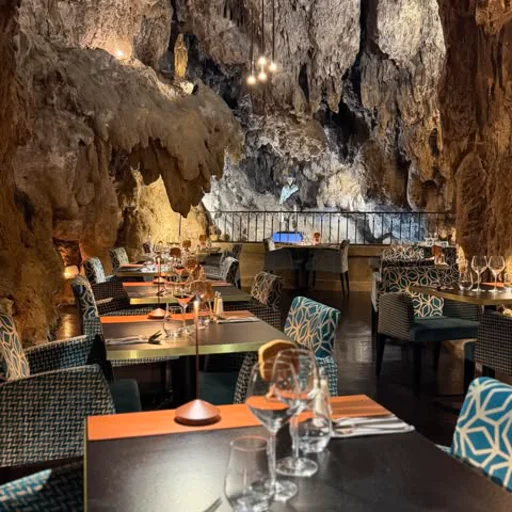 Restaurant La Grotte Trans en Provence